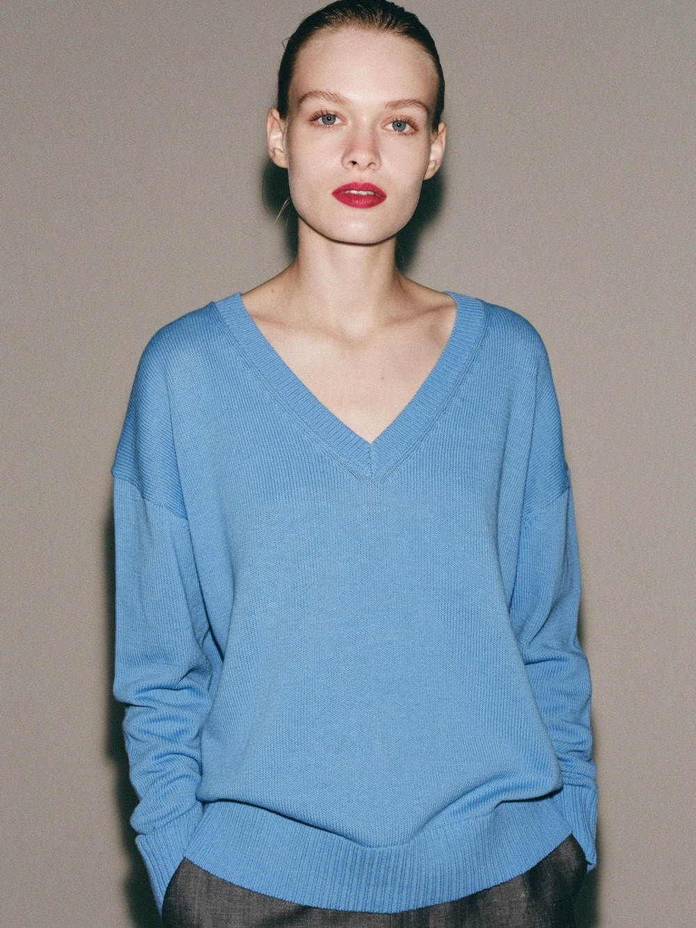 ZARA BNWT V-NECK KNIT JUMPER. BLUE 2893/058/400